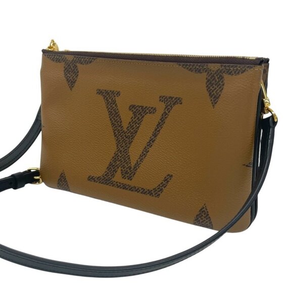 LOUIS VUITTON Brown Monogram Shoulder Bag - Picture 3 of 11